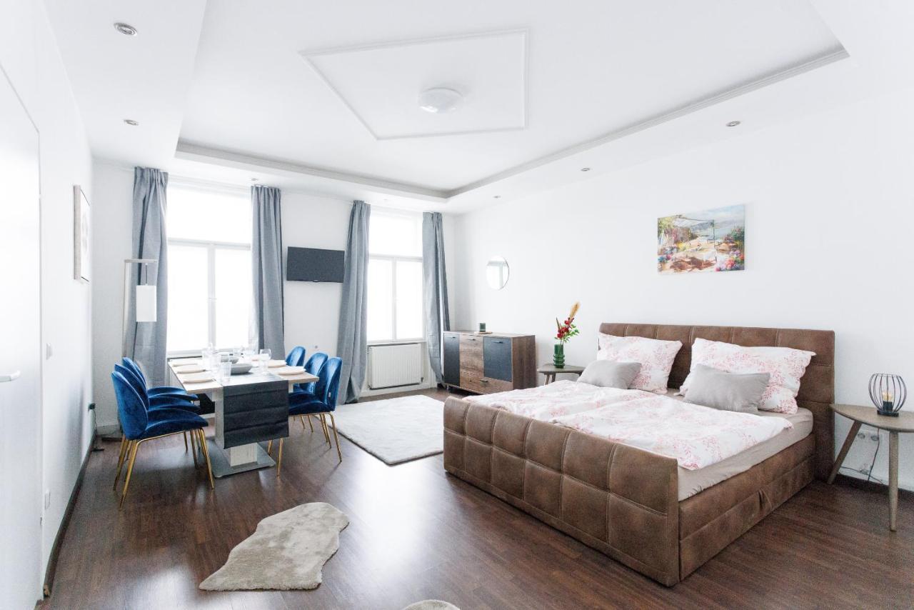 וינה Central, Modern, Big Apartment מראה חיצוני תמונה
