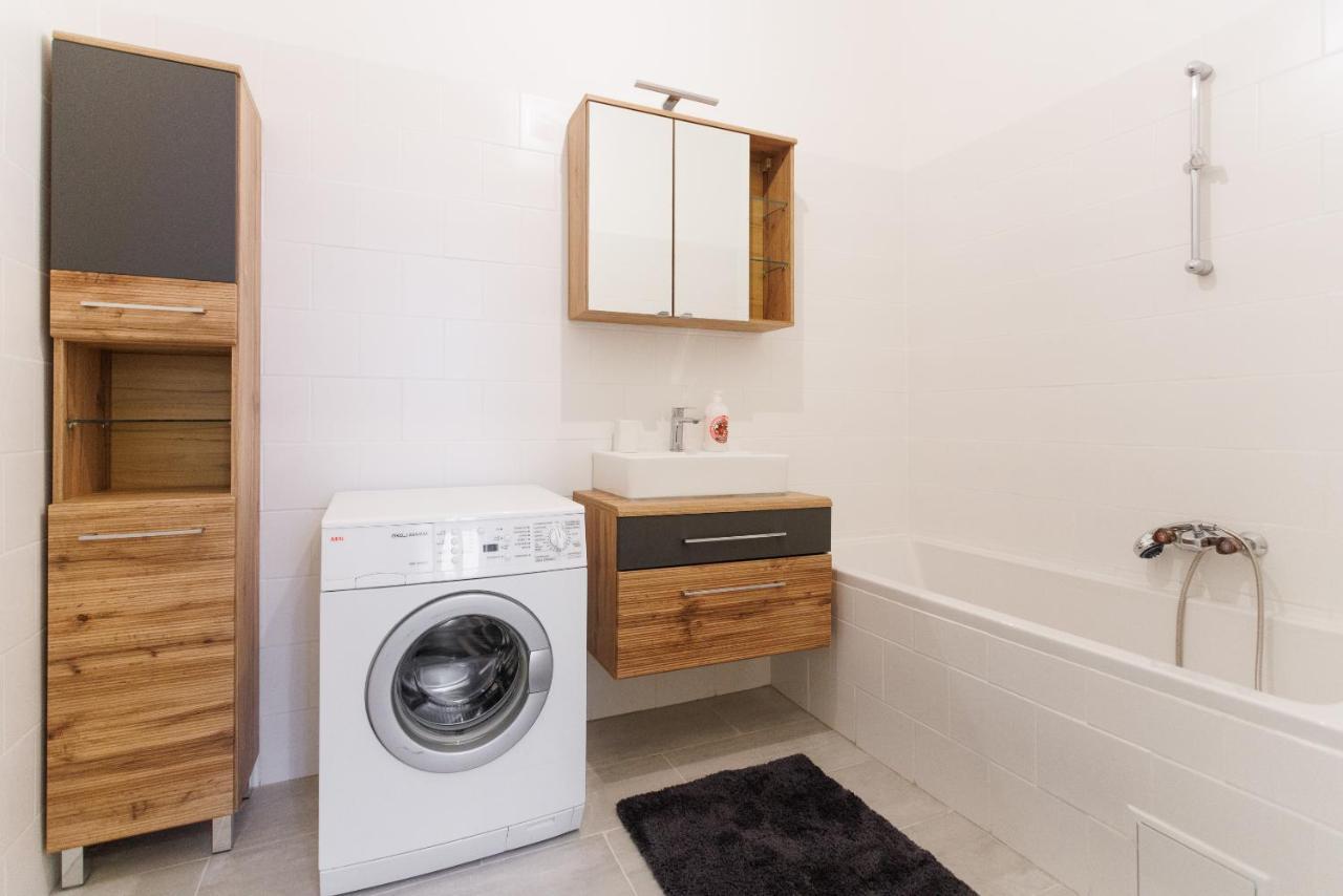 וינה Central, Modern, Big Apartment מראה חיצוני תמונה