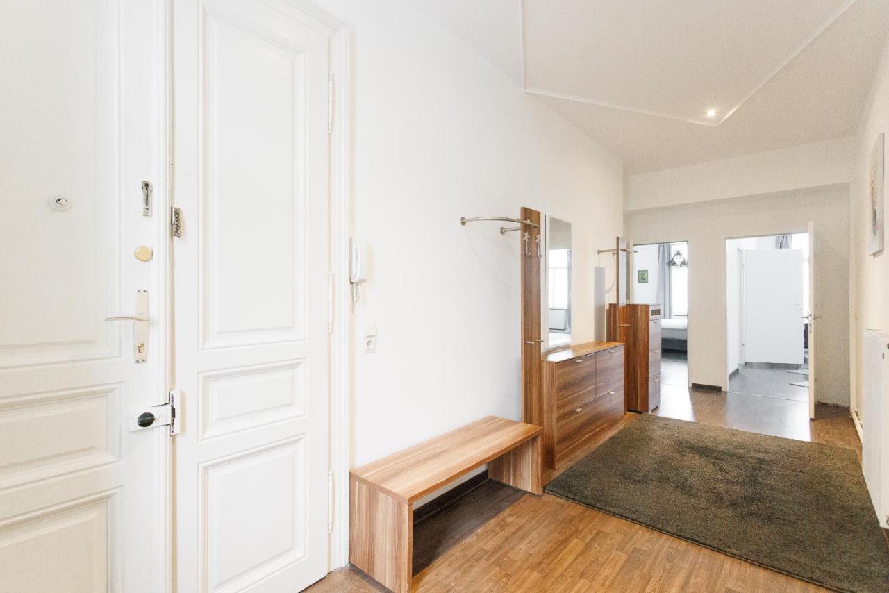וינה Central, Modern, Big Apartment מראה חיצוני תמונה
