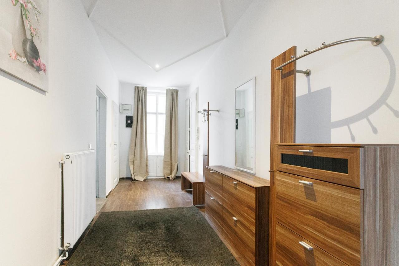 וינה Central, Modern, Big Apartment מראה חיצוני תמונה